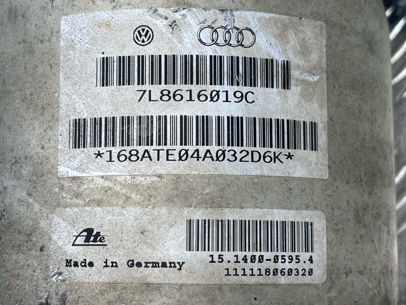 Пневматический амортизатор задний правий 7L8616019C Audi Q7