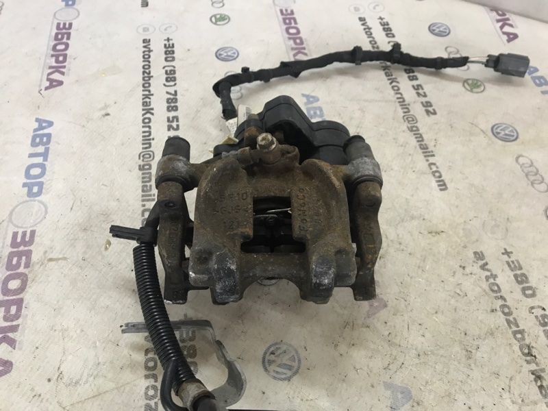 Супорт гальмівний DG9C2D251A Ford Fusion