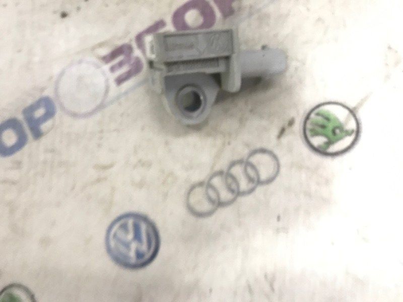 Датчик удара 5K0959659A Volkswagen Passat