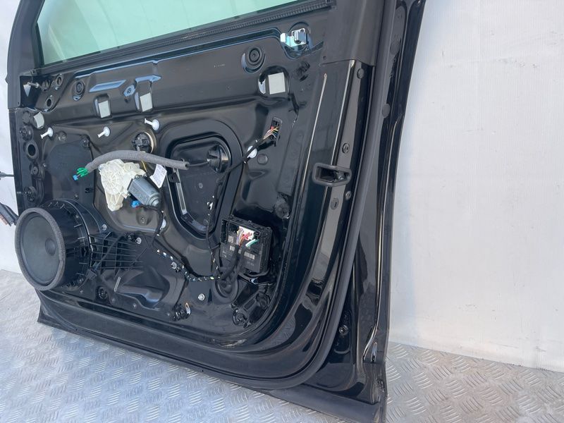 Двері 4K0831052A Audi A6
