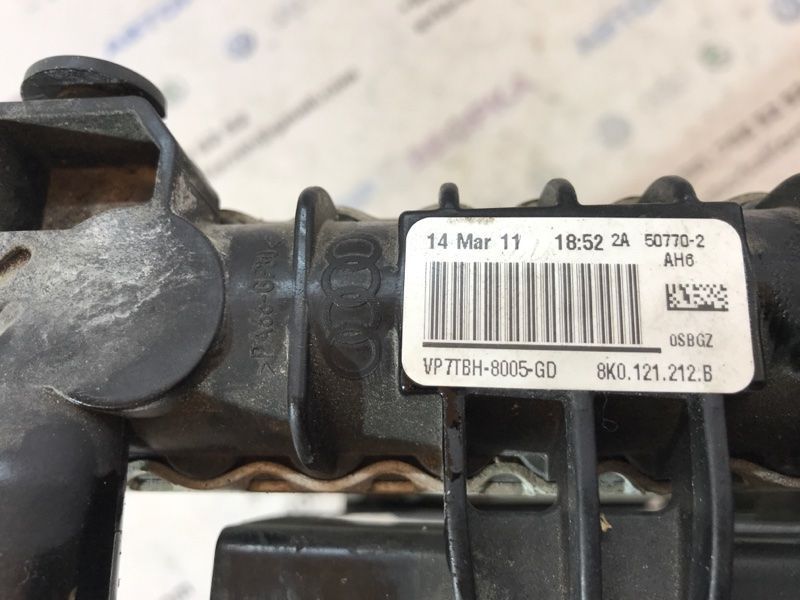 Радіатор охолодження двигуна додатковий 8K0121212B Audi A7