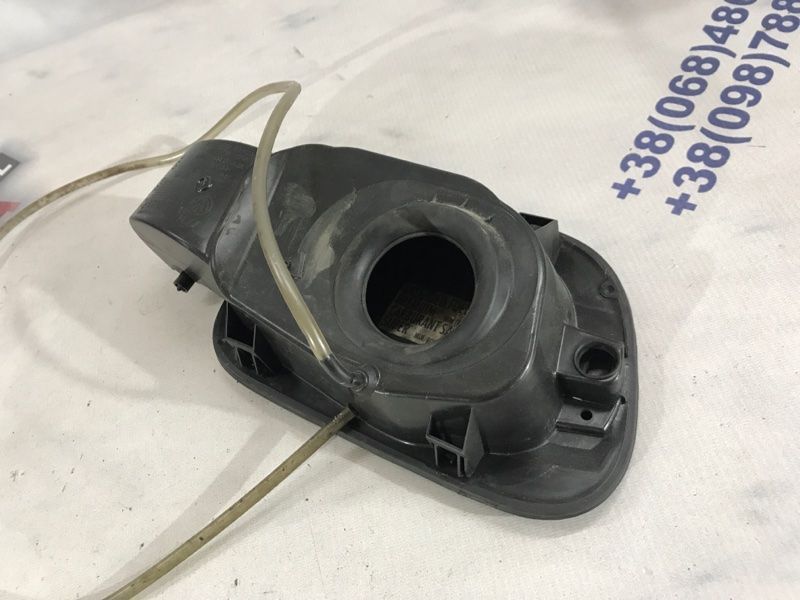 Корпус лючка кришки паливного бака в зборі 7P6809857A Volkswagen Touareg
