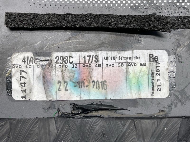 Скло бічне заднє 4M0845298AENVB Audi Q7