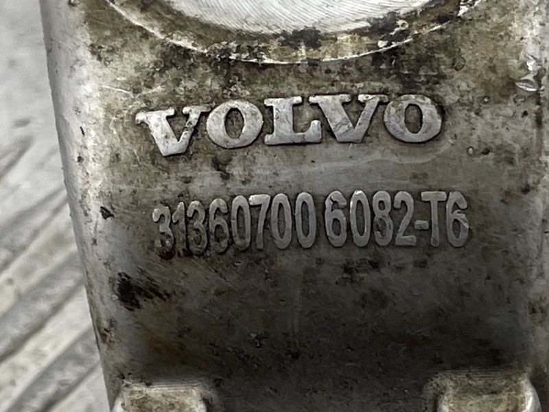 Кронштейн важеля підвіски 31360700 Volvo XC90