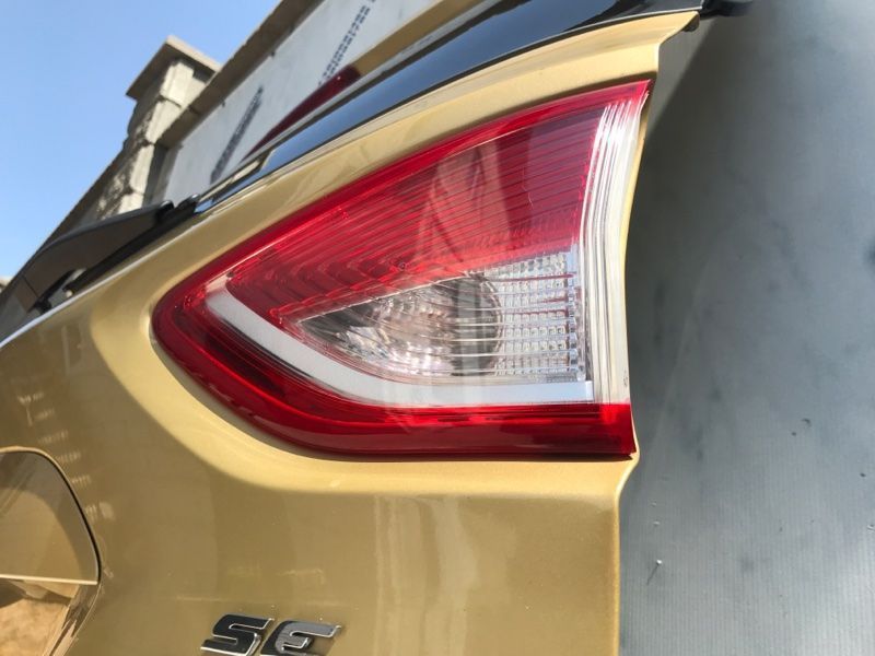 Стоп / ліхтар внутрішній CJ5Z13404A Ford Escape