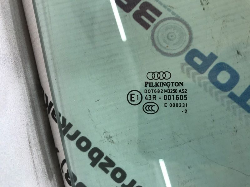 Скло дверей 43R001605 Audi Q7