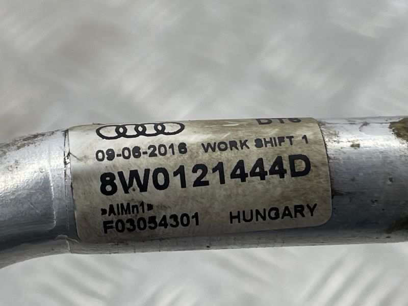 Трубопровод системы охлаждения 8W0121444D Audi A4 Allroad