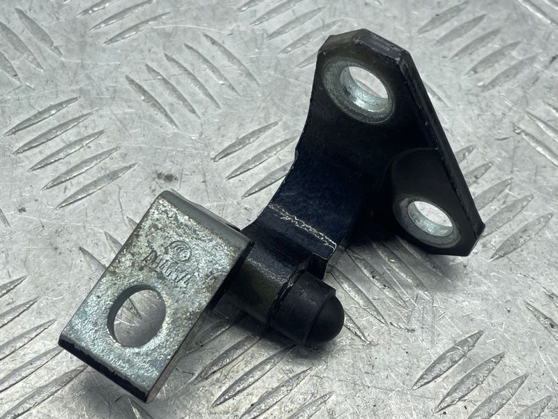 Петля двери верхняя 3C0831402D Volkswagen CC