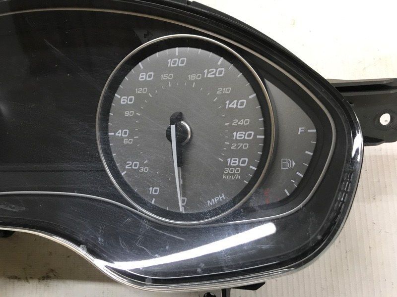 Комбінація приладів 4G8920983T Audi S7