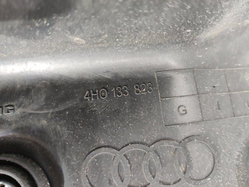 Корпус повітряного фільтра Audi A8