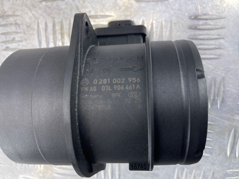 Датчик масового потоку повітря (MAF) 03L906461A Audi A6