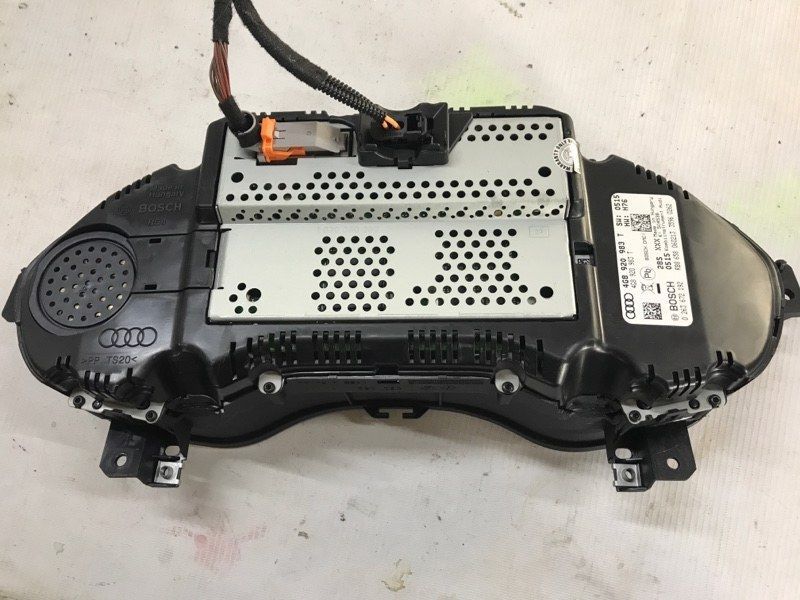 Комбінація приладів 4G8920983T Audi S7