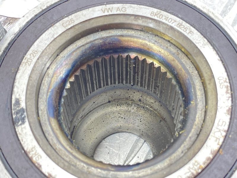 Маточина 8K0407613B Audi A4