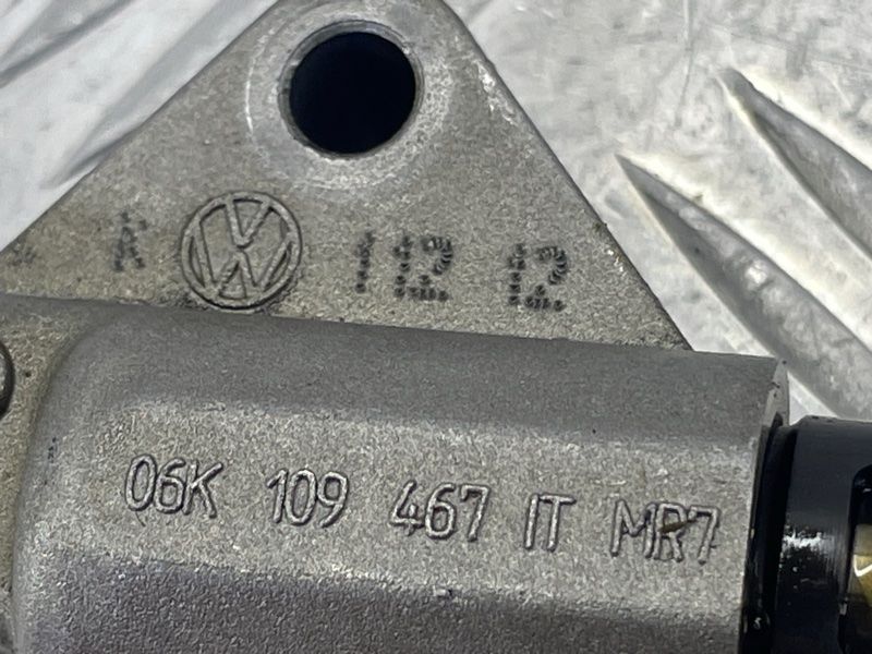 Натяжитель цепи ГРМ 06k109467 Volkswagen CC