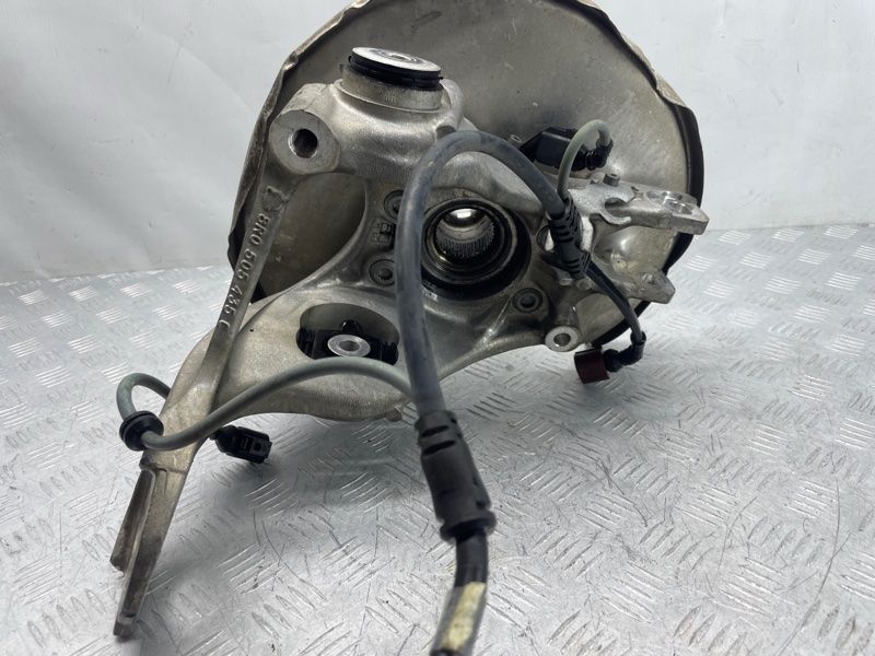Поворотний кулак / цапфа з підшипником 8R0505435C Audi Q5