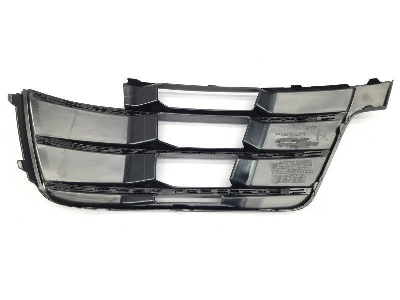 Решітка повітрозабірника бампера s-line 4M0807682DGXE Audi Q7