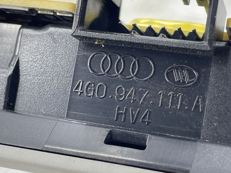 Плафон освітлення салону 4G0947111AET1 Audi A6