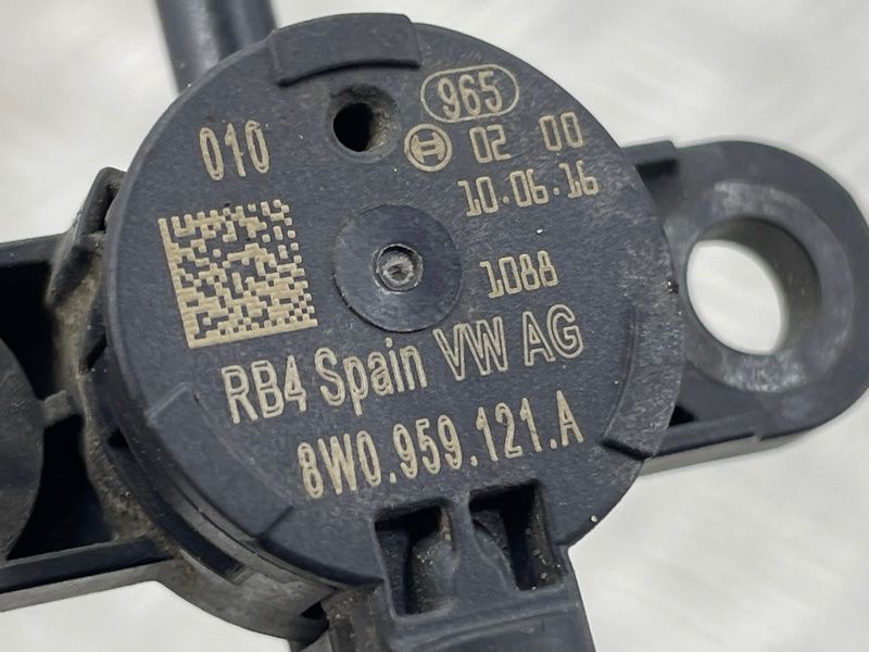 Датчик 8W0959121A Audi A4 Allroad