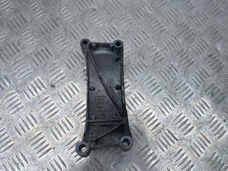 Кронштейн генератора 06E903143D Audi Q5