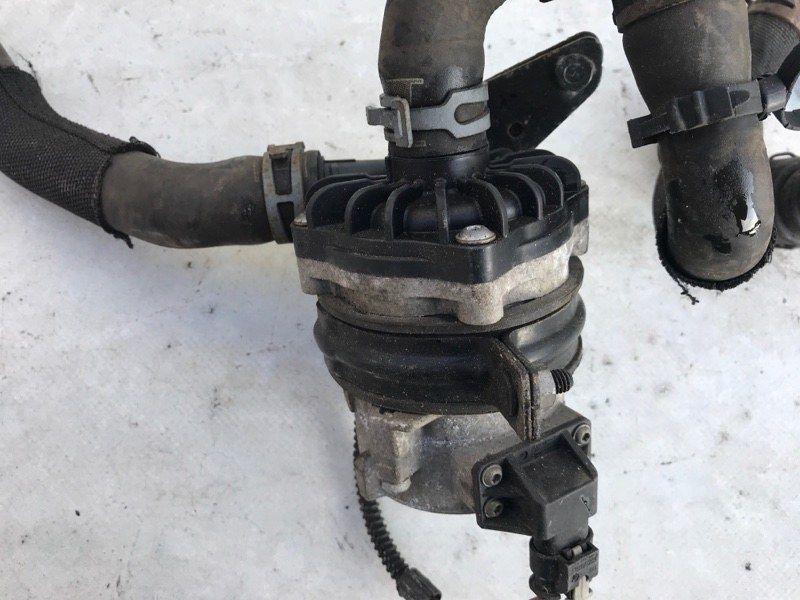 Насос системи охолодження 8K0965567 Audi A6 Audi A6, Audi Q7