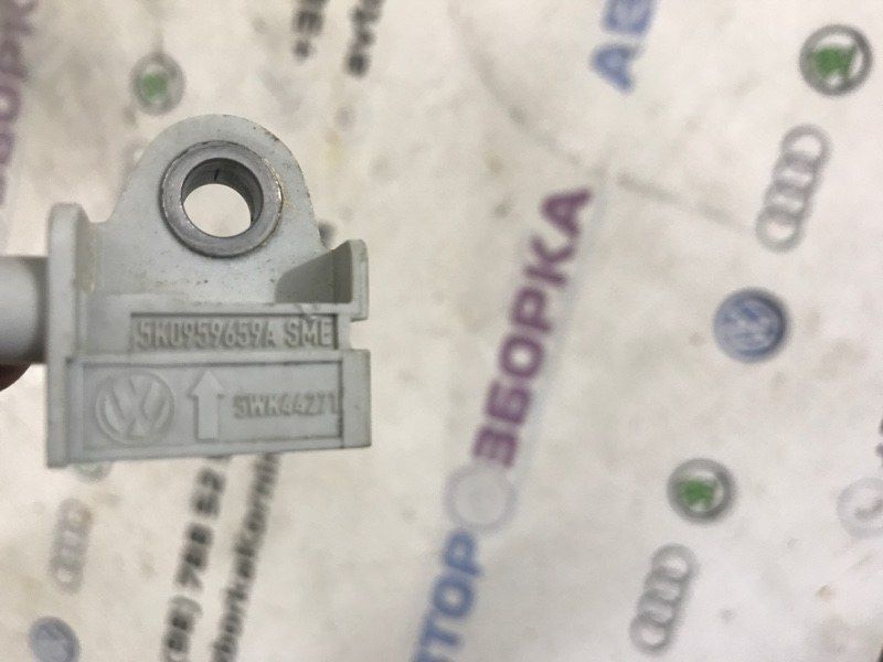 Датчик удара 5K0959659A Volkswagen Passat