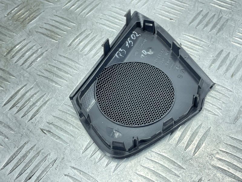 Накладка динаміка / сітка 8U00354104PK Audi Q3