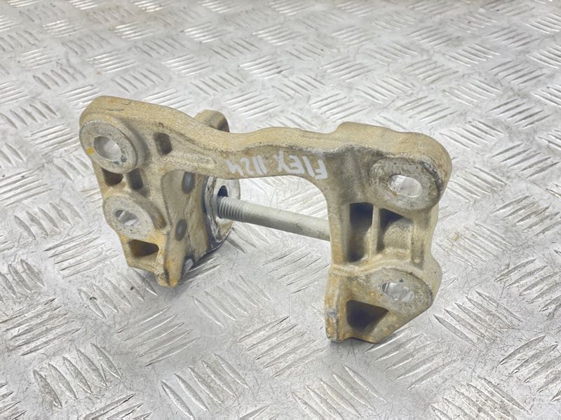 Кронштейн 8G136B033AG Ford Flex