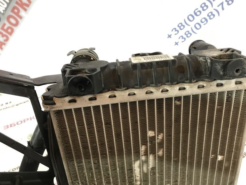 Радіатор охолодження двигуна додатковий 8K0121212B Audi A7