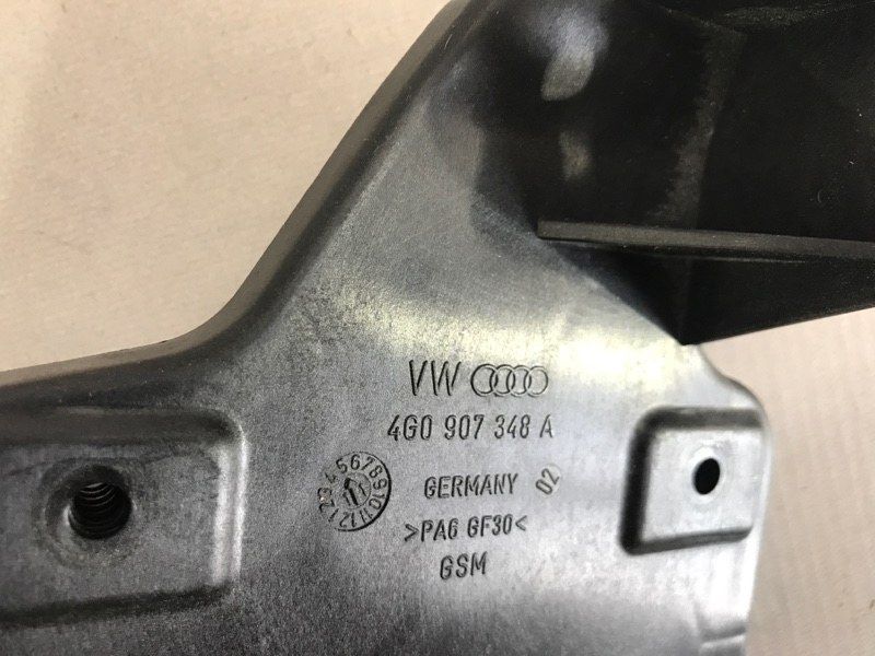 Кріплення блоку керування 4G0907348A Audi A7