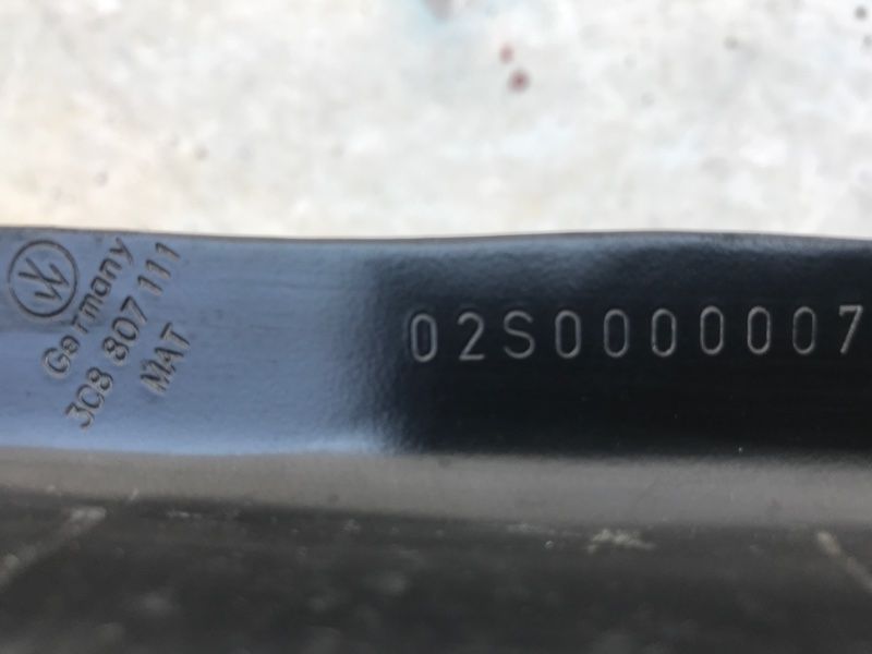 Підсилювач переднього бампера 3C8807109C Volkswagen CC