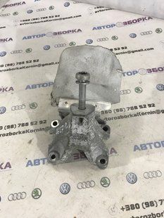 Опора / кронштейн двигуна Audi A6