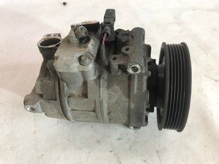 Компресор кондиціонера 4E0260805AR Audi Q7