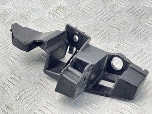 Направляющая переднего бампера 80A807283A Audi Q5