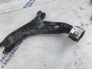 Рычаг передней подвески поперечный нижний 5N0407151 Volkswagen CC
