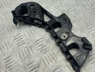Направляюча переднього бампера 3C8807183C Volkswagen CC
