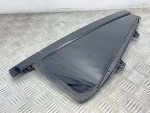 Бічне скло дверей 31352994 Volvo XC90