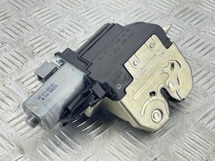 Замок кришки багажника 7p0827505k Volkswagen Touareg