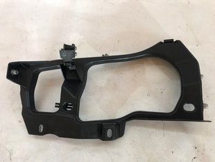 Кронштейн / Крепление фары 7P6806509 Volkswagen Touareg