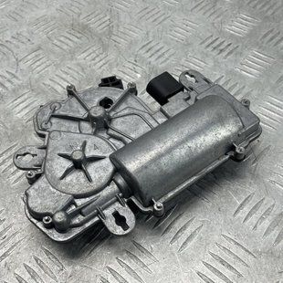 Двигун доводчика кришки багажника 4M0827887B Audi Q7