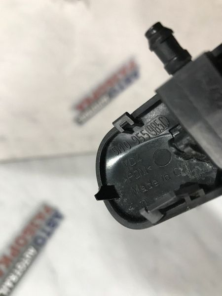 Форсунка омывателя лобового стекла 5M0955985C Volkswagen Beetle