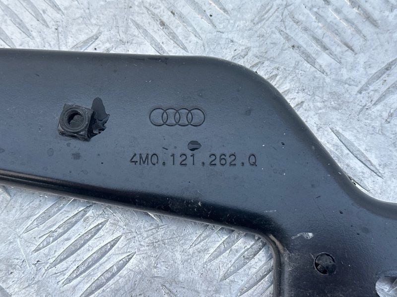 Кронштейн радіатора Audi Q7