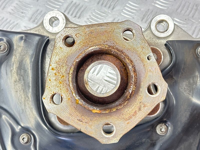 Поворотный кулак / Цапфа 4M0407242J Audi Q7