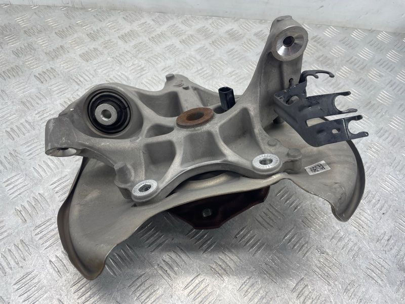 Поворотний кулак / цапфа з підшипником 8W0505431T Audi A4