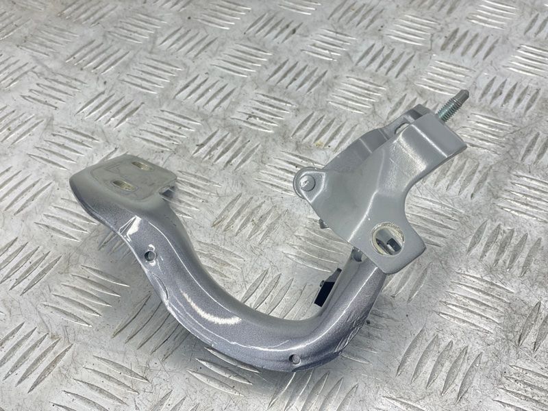 Петля крышки багажника 8R0827300A Audi Q5