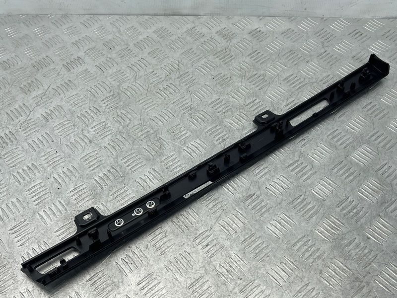 Декоративна накладка на торпедо 4M1853242A1LQ Audi Q7