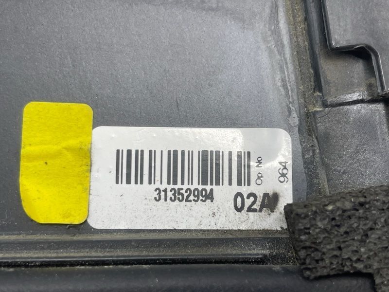 Стекло двери / Форточка 31352994 Volvo XC90