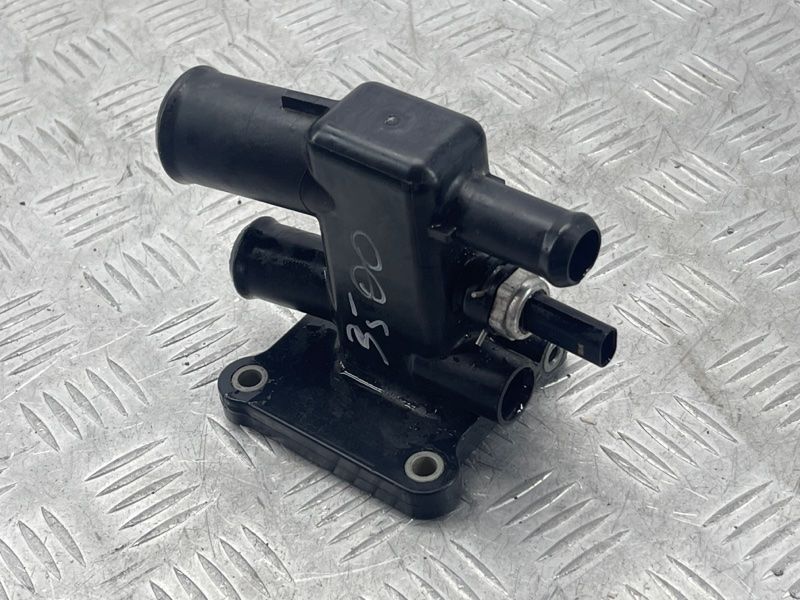 Штуцер системы охлаждения K2GE8K556AB Ford Edge