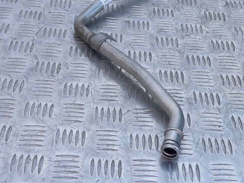 Трубка кондиціонера 7P0819926C Volkswagen Touareg
