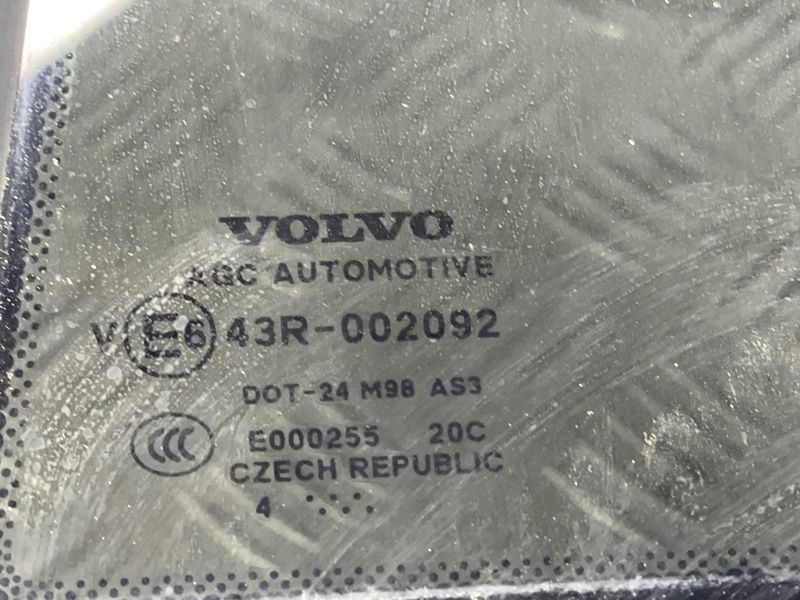Стекло двери / Форточка 31352994 Volvo XC90