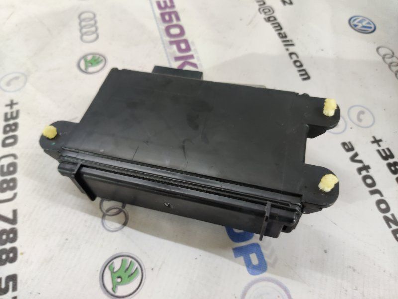 Блок керування дверей da8t14b673ae Ford Flex